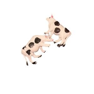 Vintage Hong Kong Cows 2 Farm Animal figurine